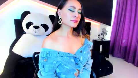 Coral  online show from February 2025 06:51:01 PM