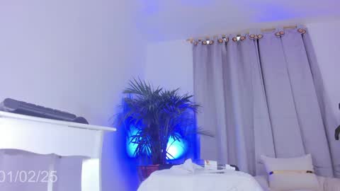 Snapshot of coral_princex chatting on February 2025 10:44:02 PM Coral princex online show from February 2025 10:44:02 PM