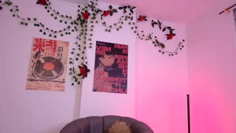 Snapshot of coraliebronson chatting on May 2026 12:40:02 AM Coralie Bronson online show from May 2026 12:40:02 AM