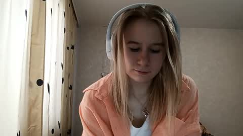 Niki online show from May 2026 12:45:02 PM