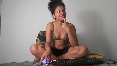 Snapshot of coraline_777 chatting on November 2025 09:31:02 PM coraline_777 online show from November 2025 09:31:02 PM