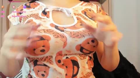 Snapshot of coraline__clark chatting on December 2024 09:00:01 AM online show from December 2024 09:00:01 AM