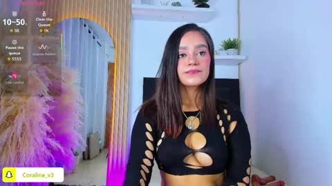 Snapshot of coraline_v chatting on May 2026 11:49:01 AM Coraline connected from 10 pm to 6 am Colombia time online show from May 2026 11:49:01 AM