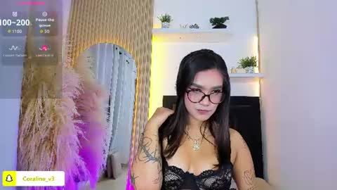 Snapshot of coraline_v chatting on June 2026 12:37:01 PM Coraline connected from 10 pm to 6 am Colombia time online show from June 2026 12:37:01 PM