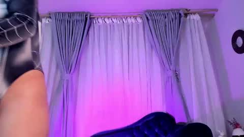 Coral Stefani online show from September 2025 10:10:02 PM