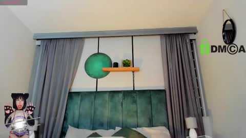 Coral Stefani online show from November 2025 09:07:01 PM