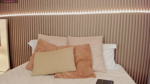 Snapshot of coralineross_ chatting on February 2025 02:12:02 PM coralineross_ online show from February 2025 02:12:02 PM