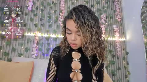 Snapshot of coralineross_ chatting on November 2025 11:21:02 PM coralineross_ online show from November 2025 11:21:02 PM