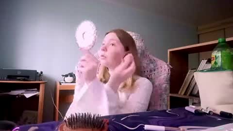 Elvi online show from May 2026 09:05:02 AM
