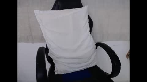 corolaxxl online show from November 2025 02:00:02 AM