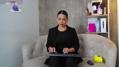 Snapshot of cortney_tayler chatting on December 2025 02:32:02 PM cortney tayler online show from December 2025 02:32:02 PM