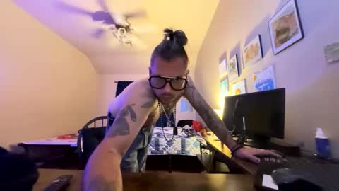 Snapshot of cosmic_maverick chatting on October 2025 06:45:01 AM cosmic_maverick online show from October 2025 06:45:01 AM
