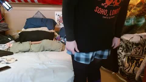 Snapshot of cosmicjones88 chatting on April 2026 09:18:01 AM cosmicjones88 online show from April 2026 09:18:01 AM