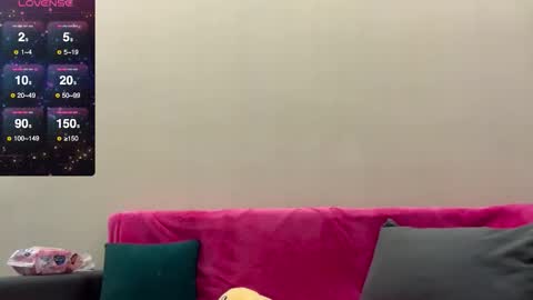 Lina online show from September 2025 05:04:02 PM