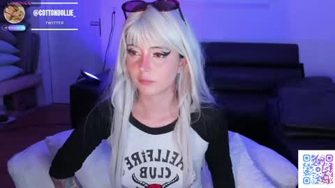Snapshot of cotton_dollie chatting on April 2026 06:10:01 PM Dollie online show from April 2026 06:10:01 PM