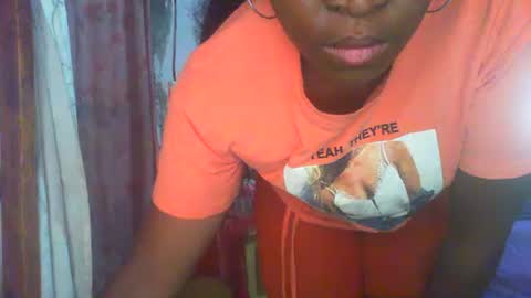 Snapshot of couleur_vanille chatting on December 2024 12:38:01 PM couleur_vanille online show from December 2024 12:38:01 PM