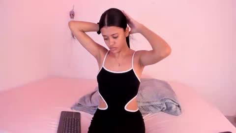 Andri online show from November 2025 07:27:02 PM