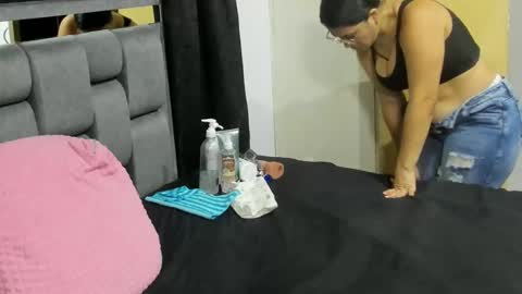 Snapshot of couple_gold69 chatting on March 2025 07:43:02 AM Andrea and Scott online show from March 2025 07:43:02 AM