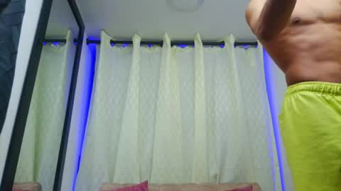 Snapshot of couple_hot_xxxz chatting on March 2026 10:16:01 AM couple_hot_xxxz online show from March 2026 10:16:01 AM