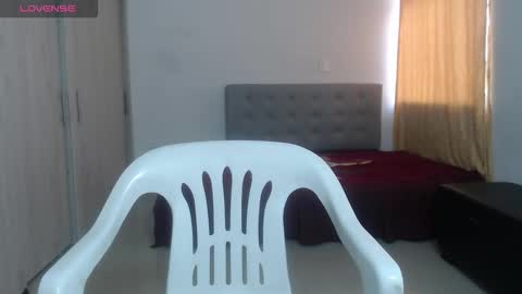  ALEJANDRO Y EMILY  online show from September 2025 01:34:02 PM