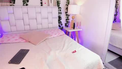 lola y juan online show from December 2025 03:45:02 AM