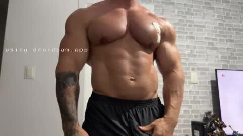 couplemuscle40 online show from December 2025 06:24:02 PM