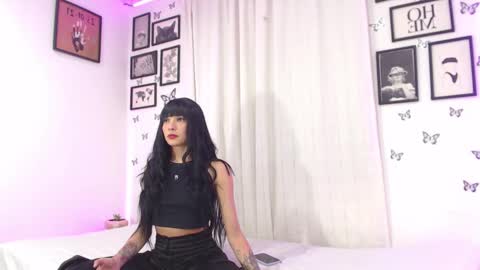 Snapshot of coupsextop chatting on December 2024 05:18:02 AM Juli and Liam online show from December 2024 05:18:02 AM