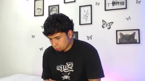 Snapshot of coupsextop chatting on January 2025 04:44:01 AM Juli and Liam online show from January 2025 04:44:01 AM