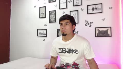 Snapshot of coupsextop chatting on January 2025 04:23:01 AM Juli and Liam online show from January 2025 04:23:01 AM