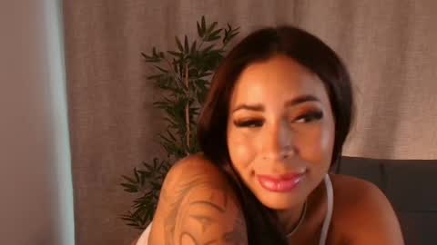 Snapshot of courtneyy_hill chatting on May 2026 05:10:02 PM Courtney Hill online show from May 2026 05:10:02 PM