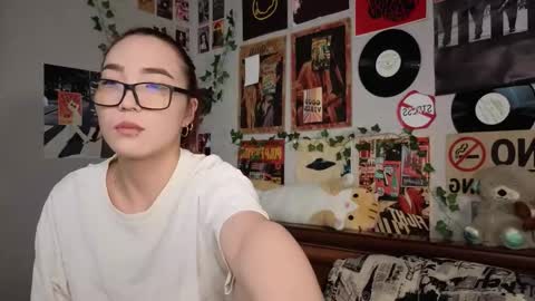 Yuna online show from December 2025 08:18:02 PM