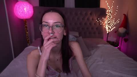 Snapshot of cozymell chatting on January 2025 06:02:01 PM cozymell online show from January 2025 06:02:01 PM