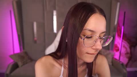 Snapshot of cozymell chatting on March 2025 05:02:01 PM cozymell online show from March 2025 05:02:01 PM