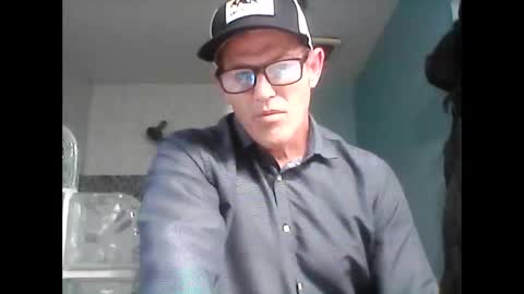 Snapshot of crackback927 chatting on February 2026 06:50:02 PM crackback927 online show from February 2026 06:50:02 PM
