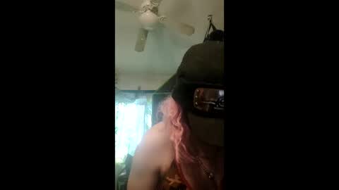 Snapshot of crackback_kyd chatting on April 2026 08:25:02 PM crackback_kyd online show from April 2026 08:25:02 PM