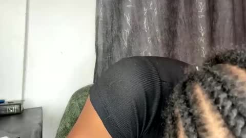 Snapshot of crave_meslowly chatting on April 2026 08:55:01 AM Taliee online show from April 2026 08:55:01 AM