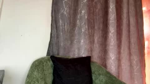 Snapshot of crave_meslowly chatting on April 2026 10:53:01 AM Taliee online show from April 2026 10:53:01 AM