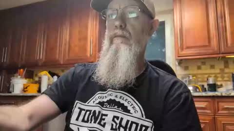 Snapshot of craven_moreass chatting on May 2026 10:35:01 AM Dick Fitswell online show from May 2026 10:35:01 AM