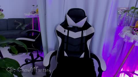 Laura  online show from January 2025 05:06:02 AM