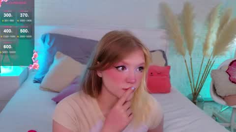 Snapshot of crazy__wine chatting on May 2026 10:18:02 PM Sonya online show from May 2026 10:18:02 PM