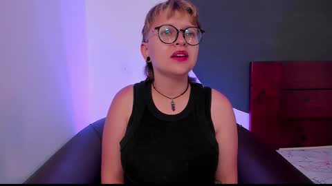 Snapshot of crazy_cakes_ chatting on February 2025 02:40:02 AM Lexie  Rose  online show from February 2025 02:40:02 AM