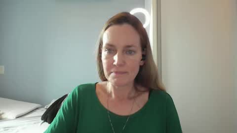 Anny online show from November 2025 04:00:02 PM