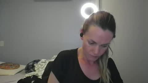 Anny online show from December 2025 12:28:02 AM