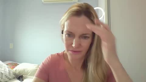 Anny online show from February 2026 12:26:01 PM