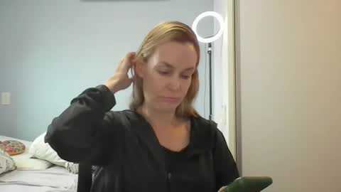 Anny online show from March 2026 10:53:01 AM