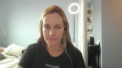 Anny online show from April 2026 12:05:02 PM