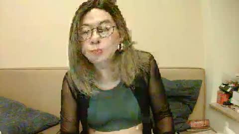 Snapshot of crazychika chatting on October 2025 03:34:01 PM Kelly online show from October 2025 03:34:01 PM