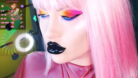 Roxy online show from September 2025 03:11:01 PM