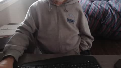 Creamormilk online show from September 2025 12:40:02 PM