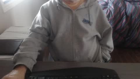 Creamormilk online show from October 2025 01:30:01 PM